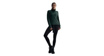 Camiseta termica con 1 2 cremallera nike therma fit swift element green  mujer