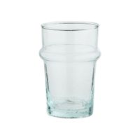 vaso de agua en vidrio transparente