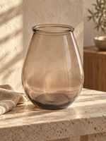 jarron de vidrio reciclado en beige 19x19x23cm