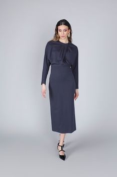 vestido con pliegues en el escote anthracite