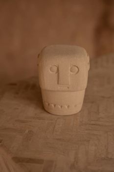 Estatua de arenisca marrón 10x10x9cm