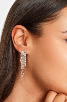 Pendientes Largos Dorados De Brillo Y Perlas