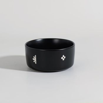 Bol de gres negro con motivos