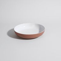 plato hondo de gres blanco y terracota