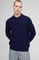 polo oversize de punto grueso con solapa azul