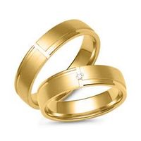 alianzas de oro con diamante