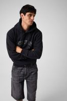 sudadera con capucha y logo
