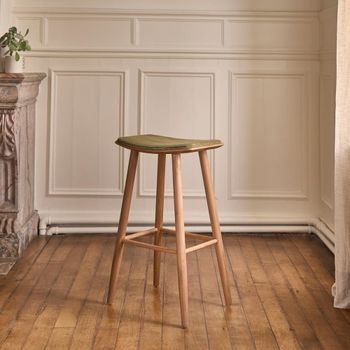 Taburete de teca maciza con asiento de terciopelo acanalado 75 cm