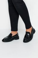 mocasines anchos negros de charol con suela gruesa