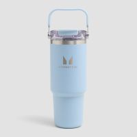 botella de metal reciclado con asa superior y pajita de myprotein 900 ml - azul bebe