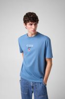 camiseta con logo estampado