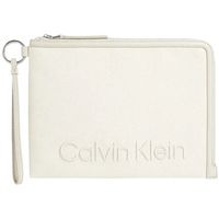calvin klein jeans cartera logo relief para mujer