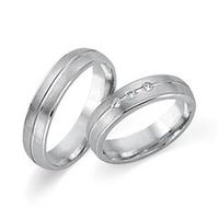 alianzas 8 quilates oro blanco 3 diamantes