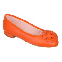 bailarina piel naranja con flor