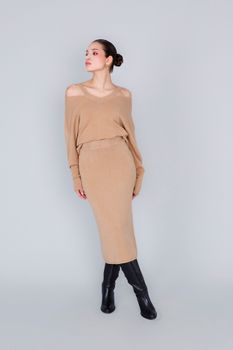 falda larga de punto camel