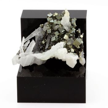 Pirita De Cuarzo - Piedra Natural De China, Sanbao W -mo Depósito, Gutian Co., Prefectura De Ningde, Provincia De Fujian - Cristal Multicolor Con