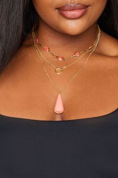 Collar Dorado Triple Altura Con Adornos Rosa Coral