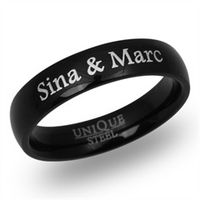 anillo de acero inoxidable negro con grabado laser incluido