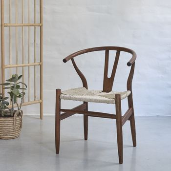 Silla de mindi macizo acabado nogal y cuerda natural