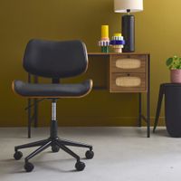 silla de oficina con ruedas madera curvada y acabado en polipiel