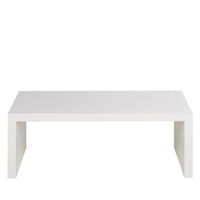 mesa de centro de madera blanca con cuadrados en relieve