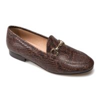 mocasin piel marron con hebilla
