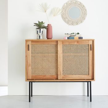Cómoda de mindi macizo y rejilla 100 cm