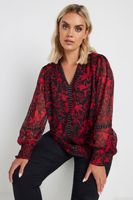yours blusa roja y negra de flores con tachas mujer curvy y tallas grandes yours