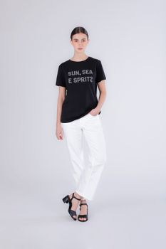 camiseta de manga corta con la inscripción 