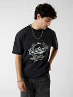 camiseta estampada oversize