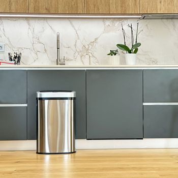 Cubo de basura de cocina automático plata  58l