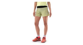 Pantalon corto de trail compressport verde para mujer