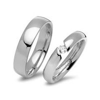 alianzas de boda de acero inoxidable con superficie pulida