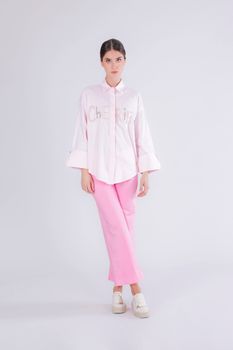 camisa oxford con bordado pink