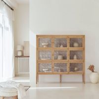 vitrina ancha de roble