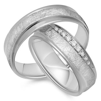 Alianzas 14 quilates oro blanco 9 diamantes