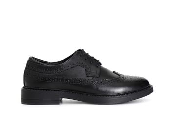 derby hombre de piel con perforaciones inglesas. black