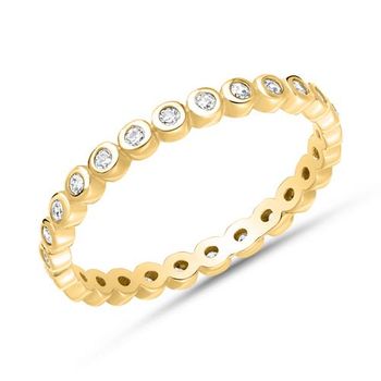 Anillo de plata brillante chapado en oro con circonitas
