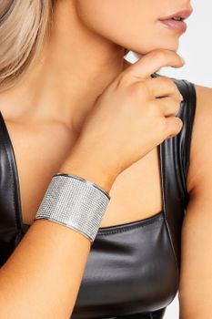 Brazalete Plateado Con Strass