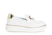 mocasin de piel con accesorio esmaltado white