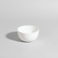 bol de ceramica blanca con ribete en relieve