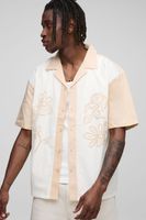 camisa oversize de flores con solapas beige