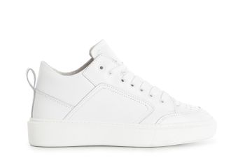 zapatillas de hombre de piel con cordones. white