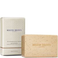 molton brown re-charge black pepper savon exfoliant