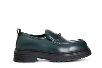 mocasín de mujer en símil piel cepillada. green