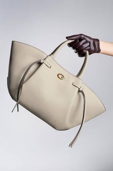 Bolso De Mano Allegra De Cuero Sintético