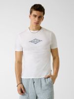 camiseta con logo impreso