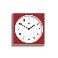 reloj de pared moderno cuadrado blanco mate con panel rojo vivo