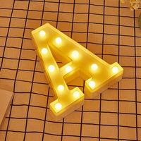 letra led a iluminada con luz blanca calida altura 22cm funcionamiento a pilas 2aa