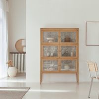 vitrina de roble